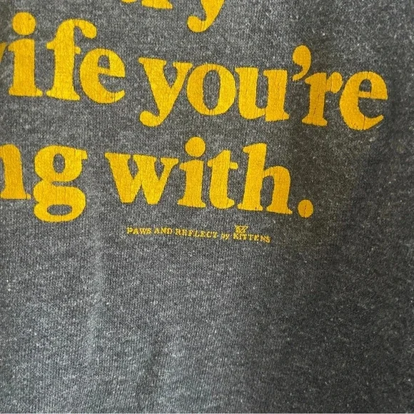 3/4 sleeve “this is no ordinary housewife” sweatshirt size L/XL - Picture 5 of 13